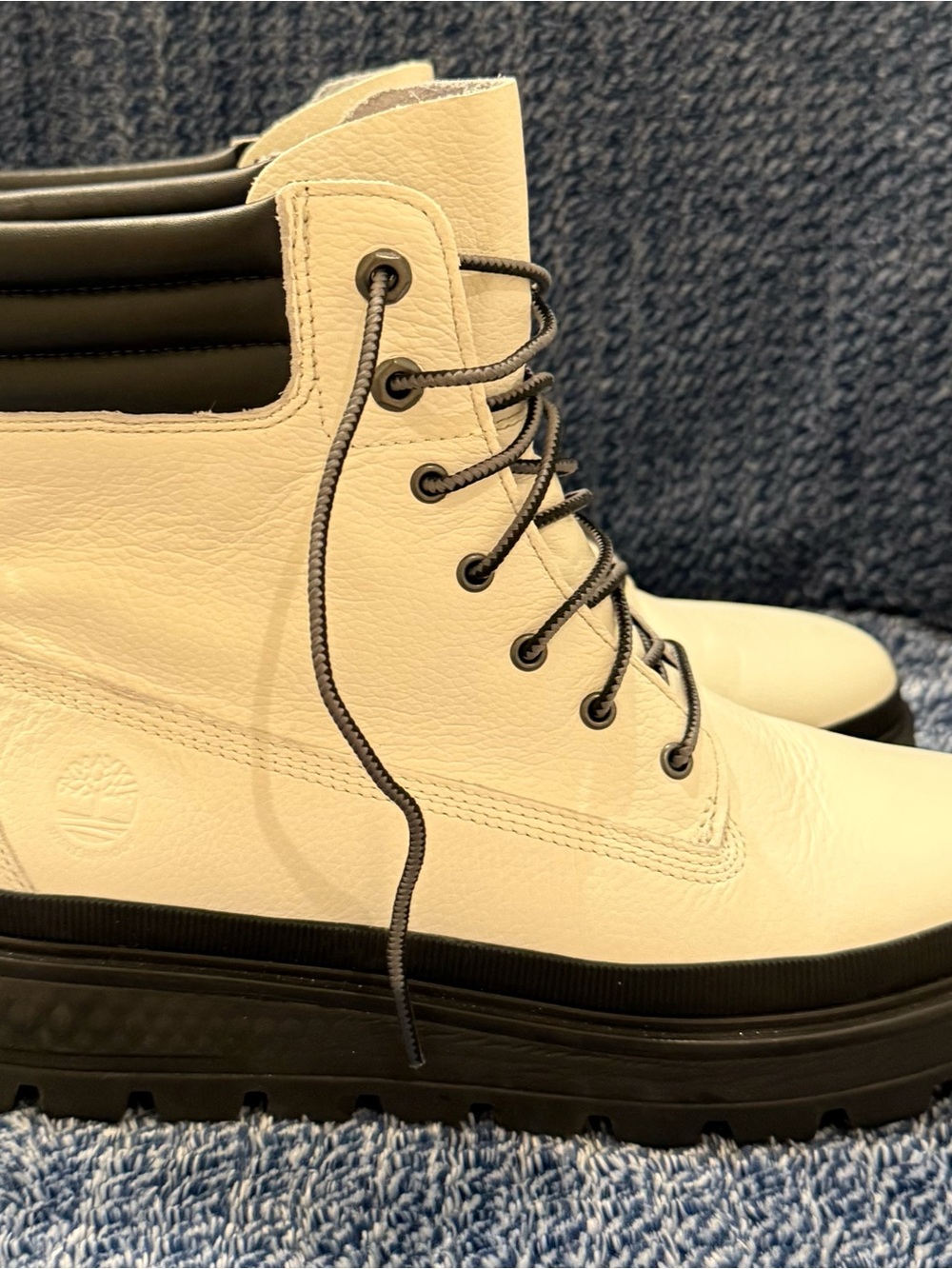 Timberland | New Ray City Boot Black/White | Size 8 - Picture 5 of 9